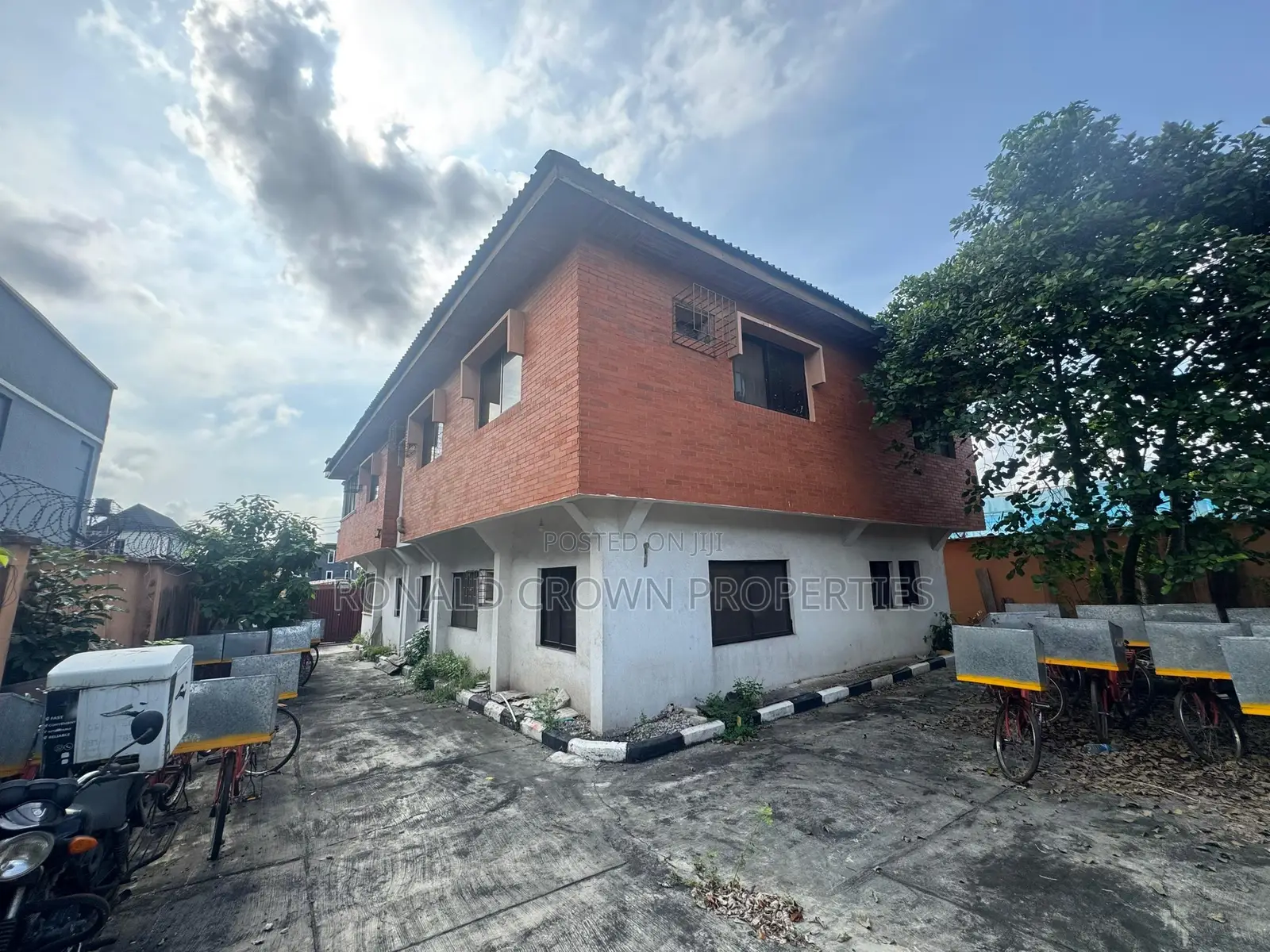 5bdrm Duplex in Adeniyi Jones for sale in Adeniyi Jones
