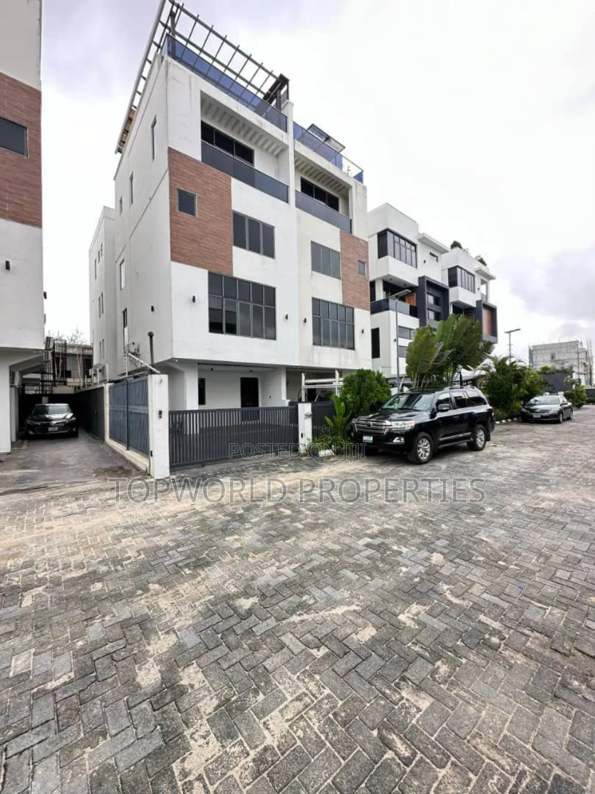 5bdrm Duplex in Banana Island for sale in Banana Island