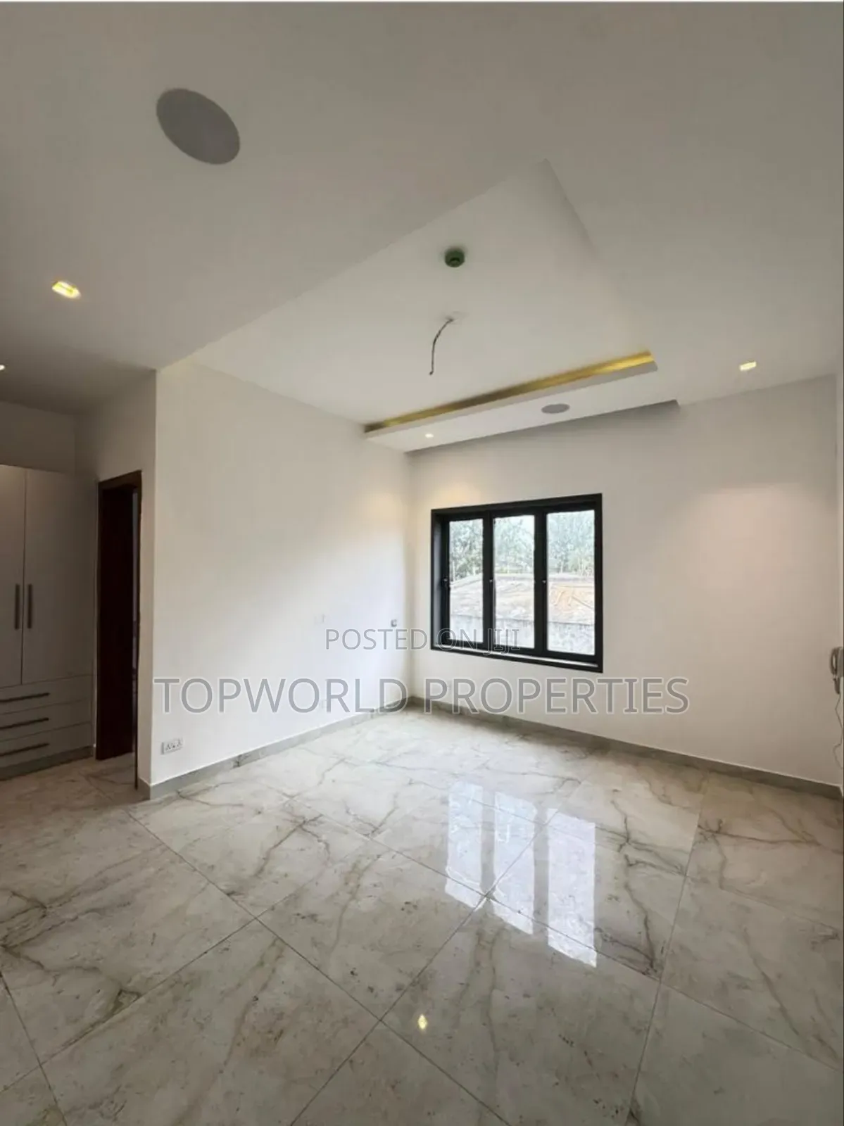 5bdrm Duplex in Banana Island for sale in Banana Island