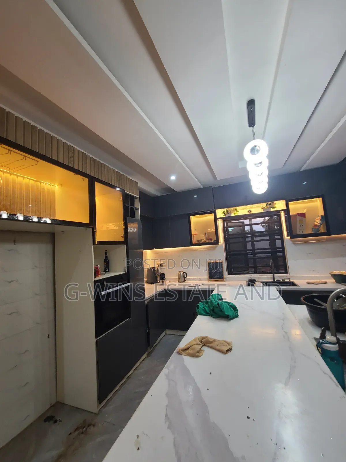 6bdrm Duplex in Okhuoromi Off, Benin City for sale in Benin City