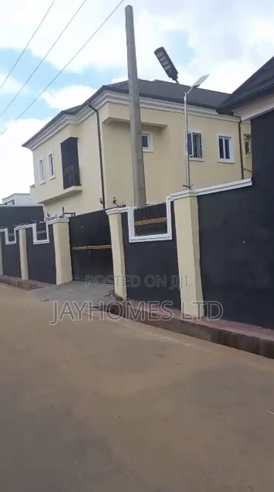 2bdrm Block of Flats in Okpanam Road Asaba, Oshimili South for sale in Oshimili South