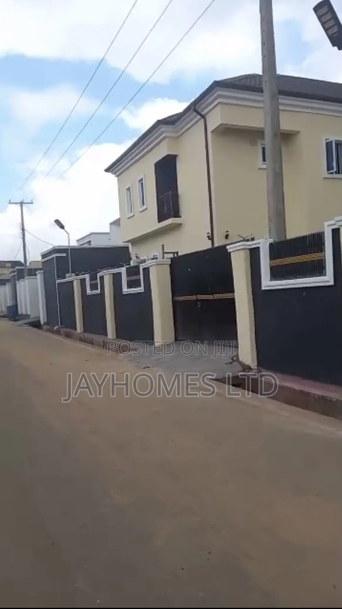 2bdrm Block of Flats in Okpanam Road Asaba, Oshimili South for sale in Oshimili South