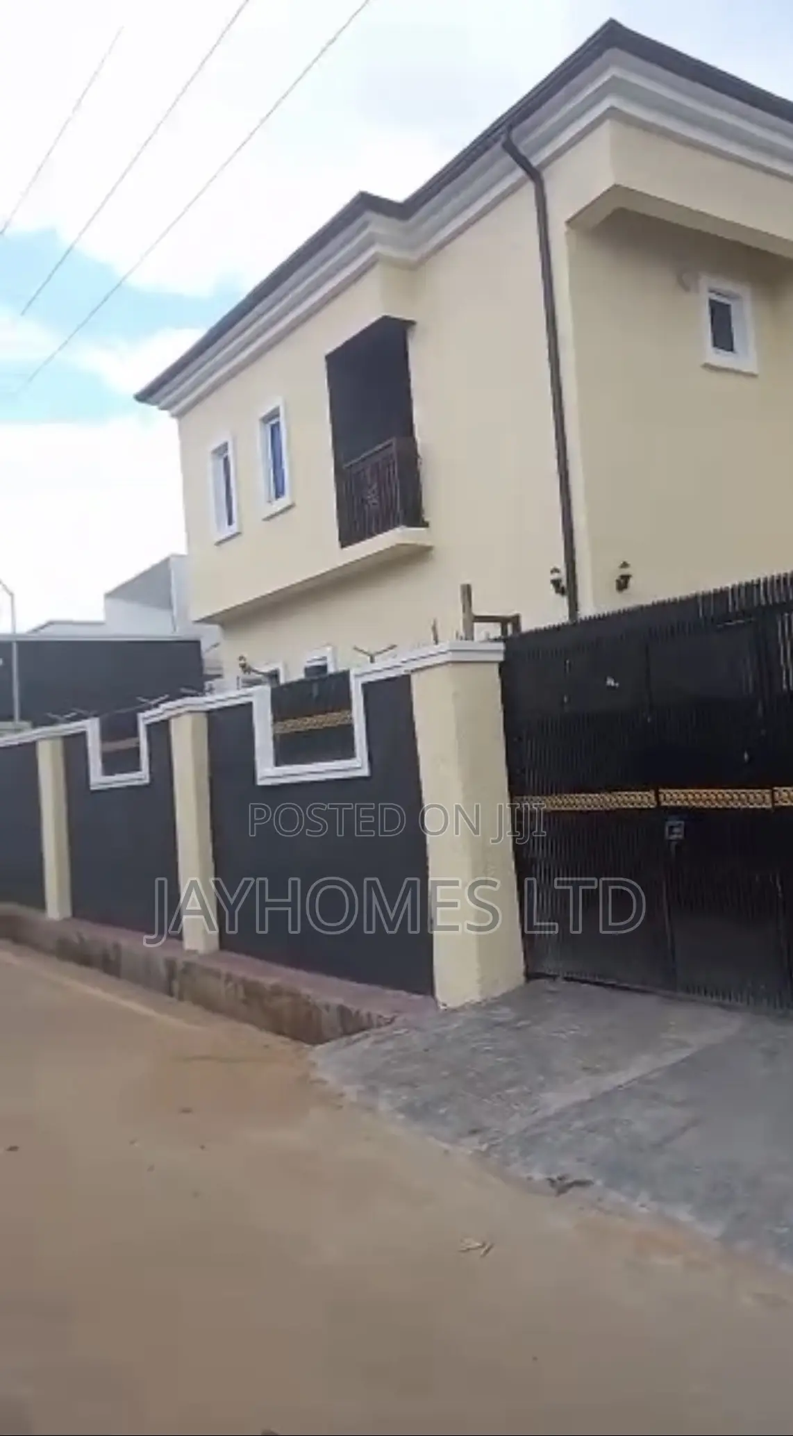 2bdrm Block of Flats in Okpanam Road Asaba, Oshimili South for sale in Oshimili South