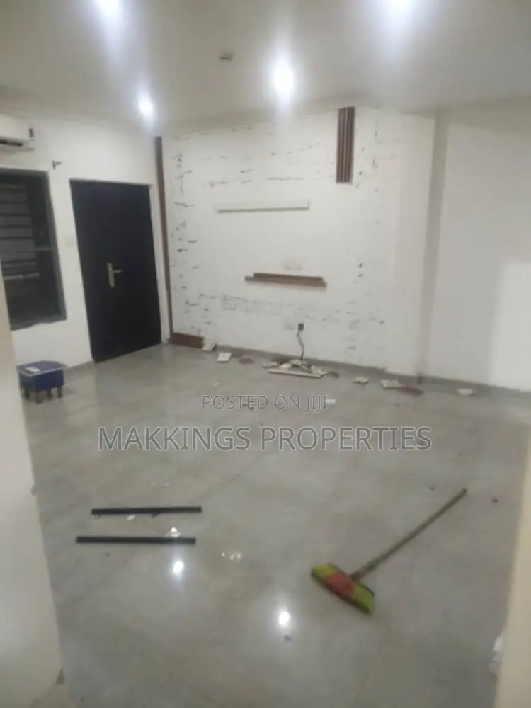 3bdrm Apartment in Osapa london for rent in Osapa london