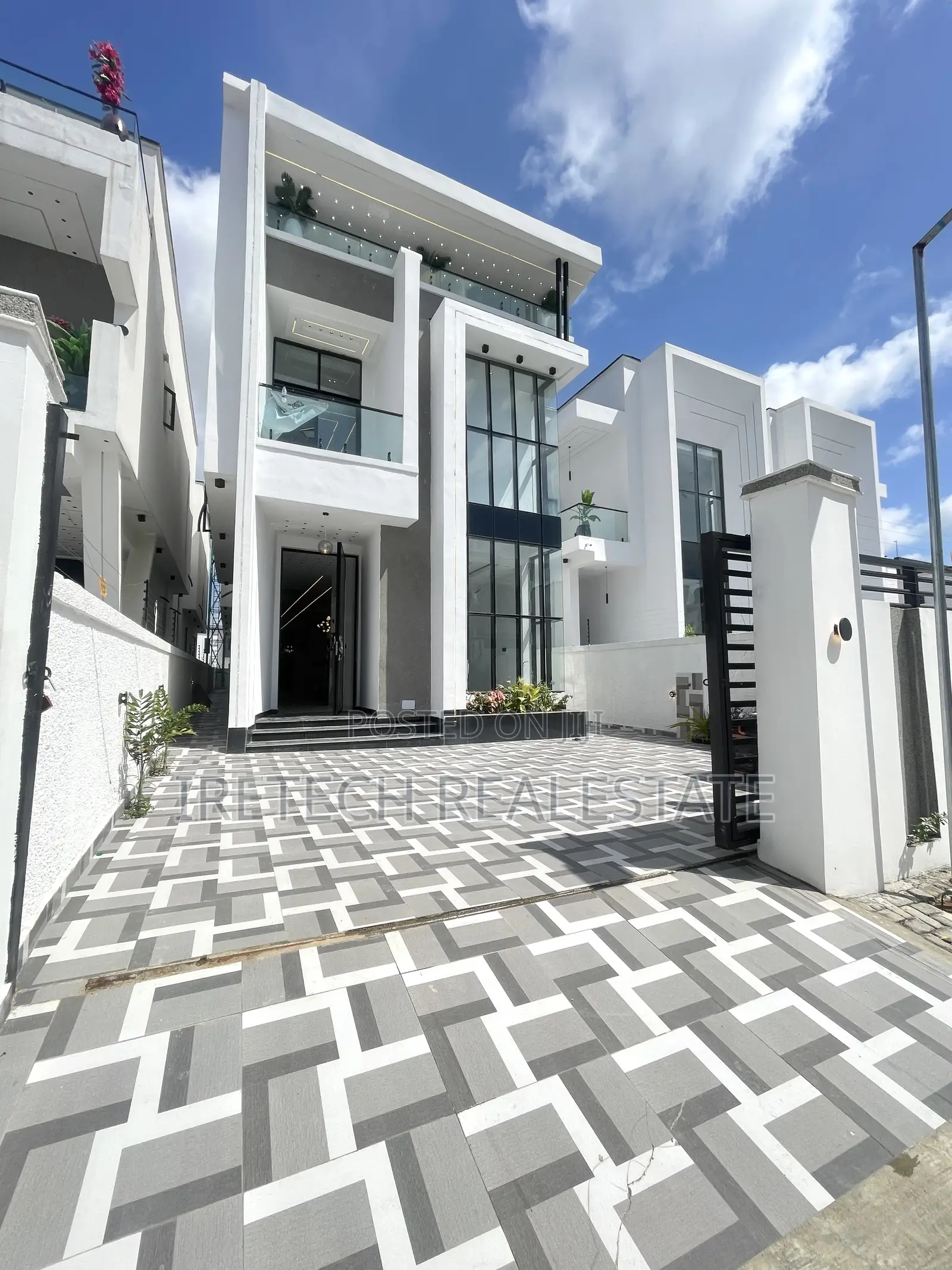 5bdrm Duplex in Ado / Ajah for sale in Ado / Ajah