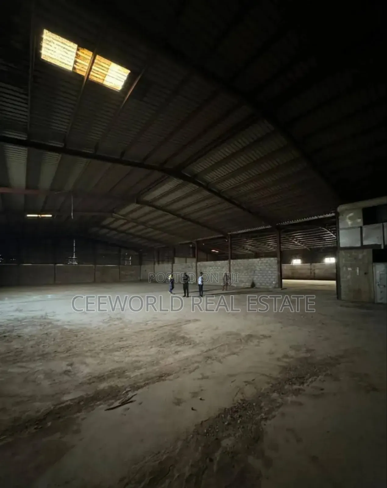 2500 SQM Warehouse With Offices at Podo Off New Garage Off Challenge in CHallenge / Ibadan