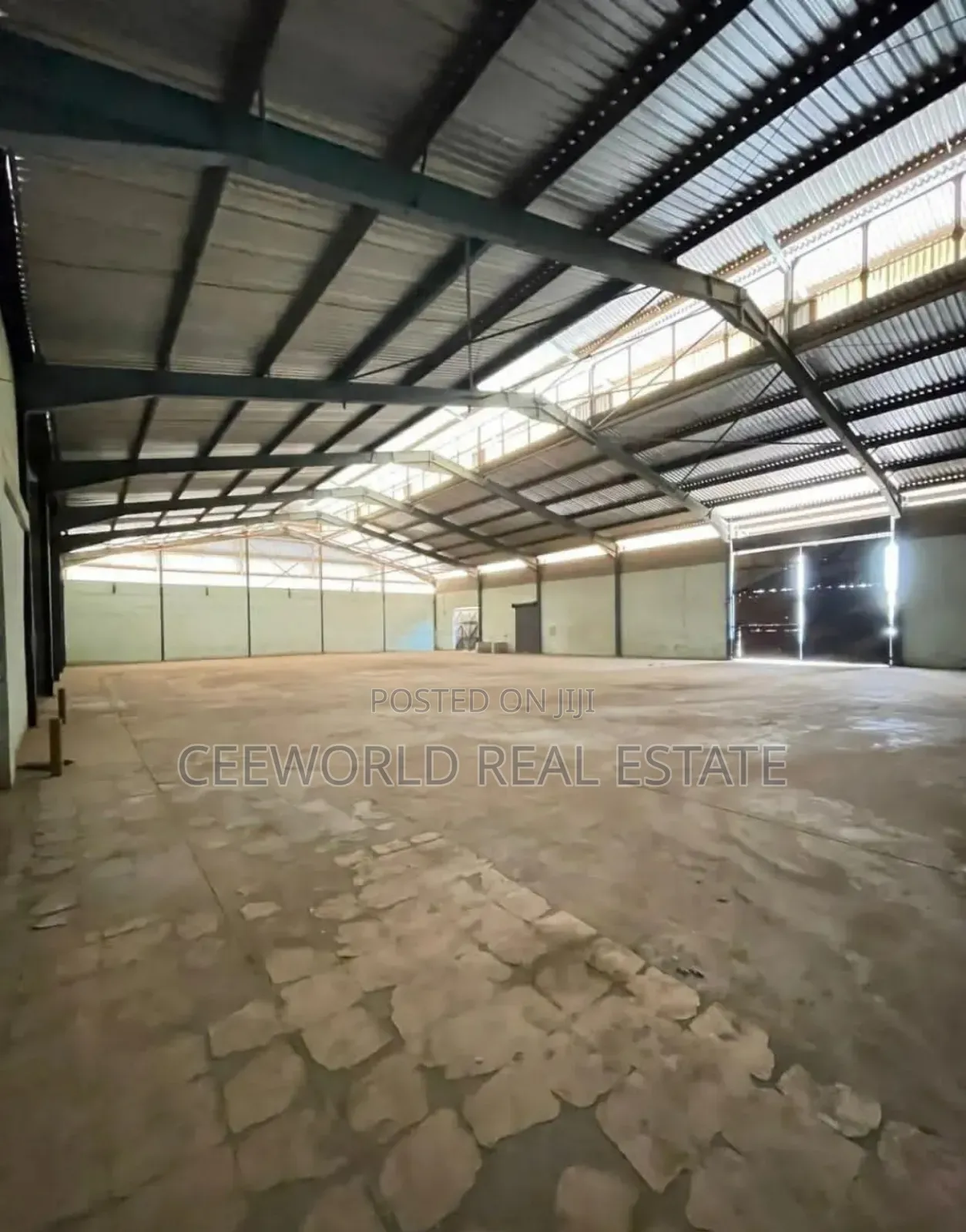 2500 SQM Warehouse With Offices at Podo Off New Garage Off Challenge in CHallenge / Ibadan