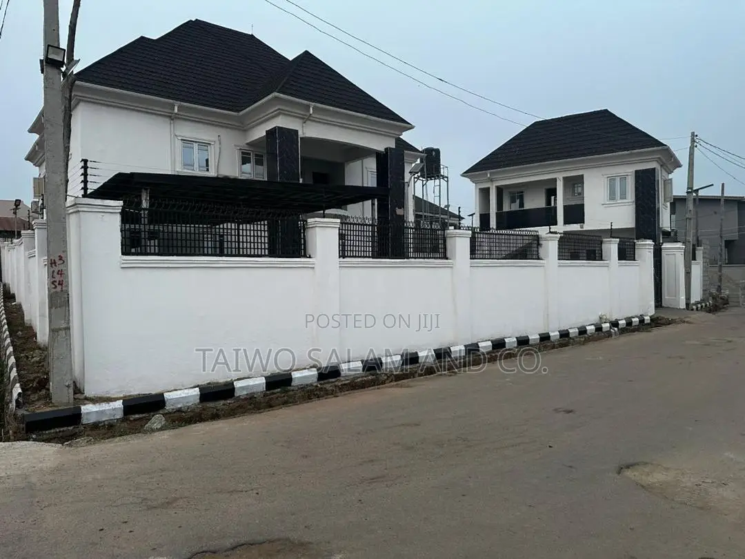 7bdrm Duplex in Akala Express for sale in Akala Express