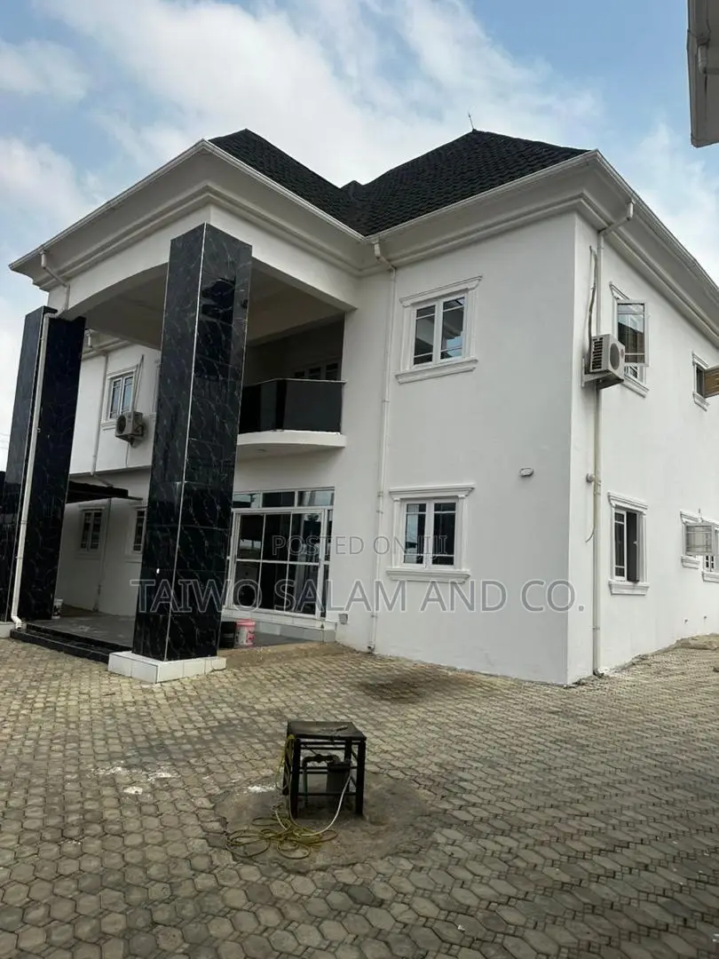 7bdrm Duplex in Akala Express for sale in Akala Express