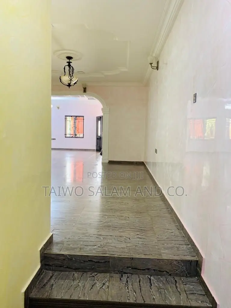 4bdrm Bungalow in Akobo for sale in Akobo