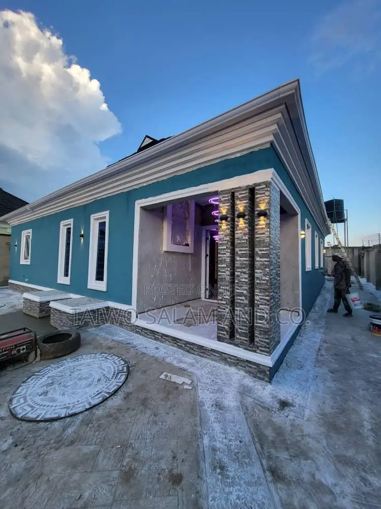 3bdrm Bungalow in Oluyole Estate for sale in Oluyole Estate