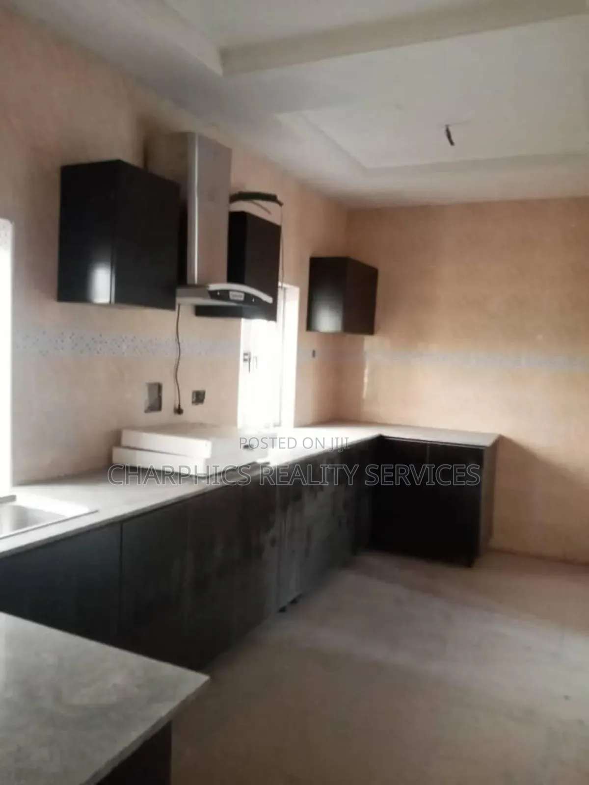 3bdrm Duplex in Surulere for sale in Surulere