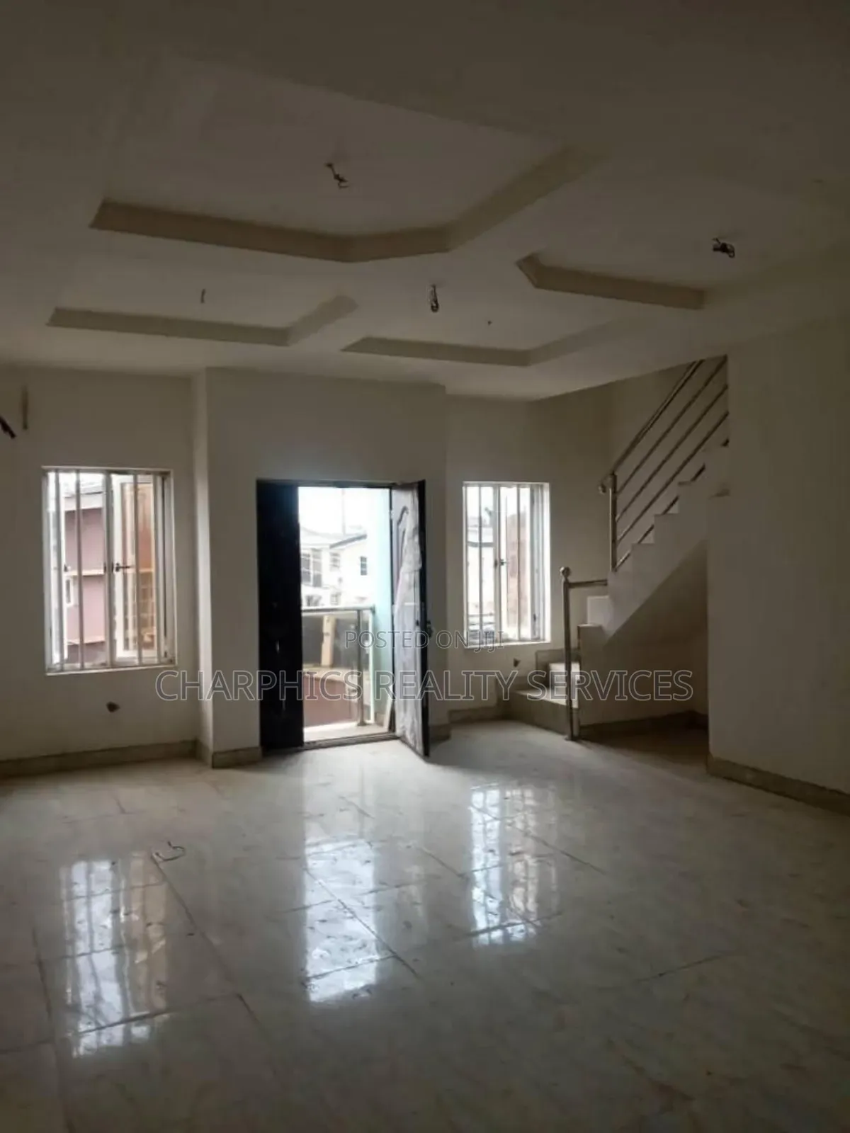 3bdrm Duplex in Surulere for sale in Surulere