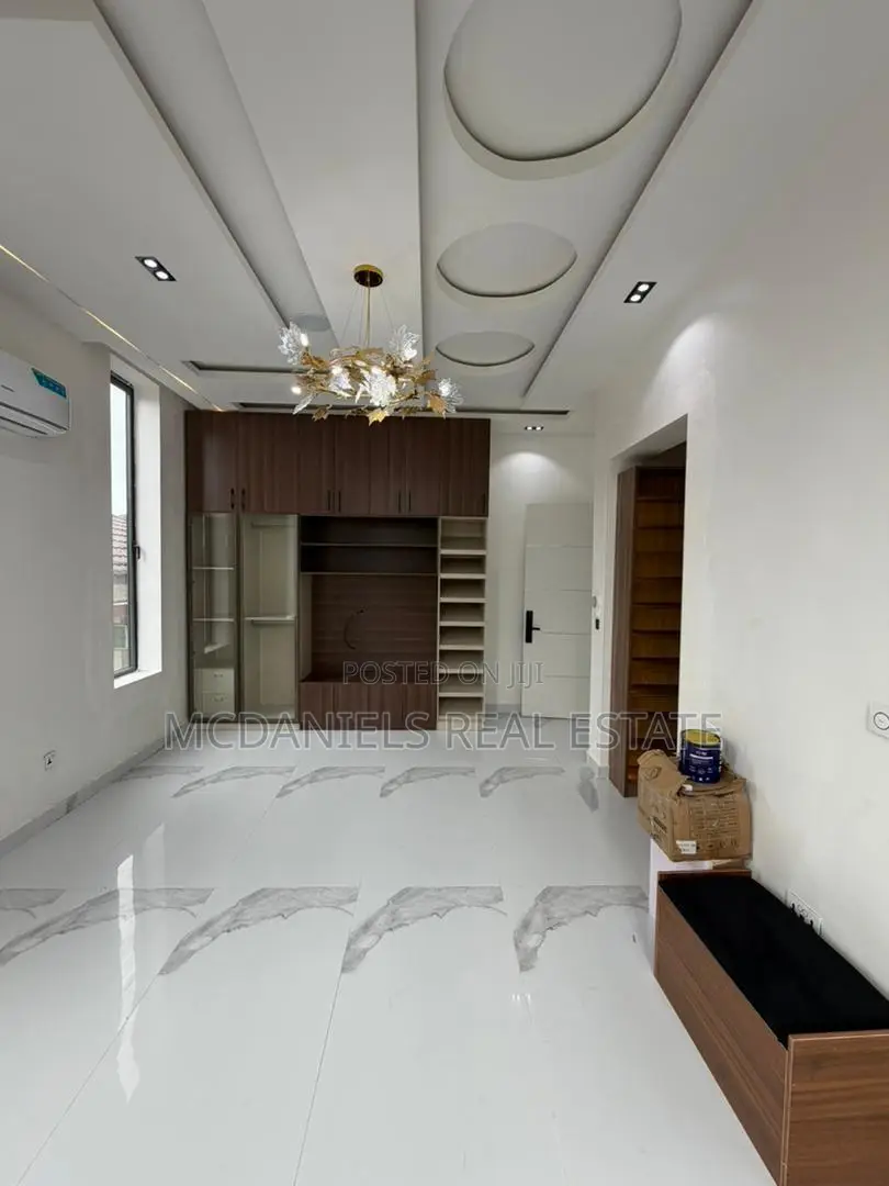 Furnished 5bdrm Duplex in Ikate for sale in Ikate