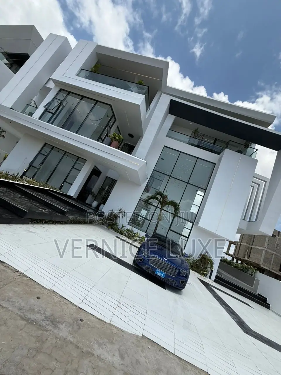 5bdrm Duplex in Osapa, Lekki for sale in Osapa london