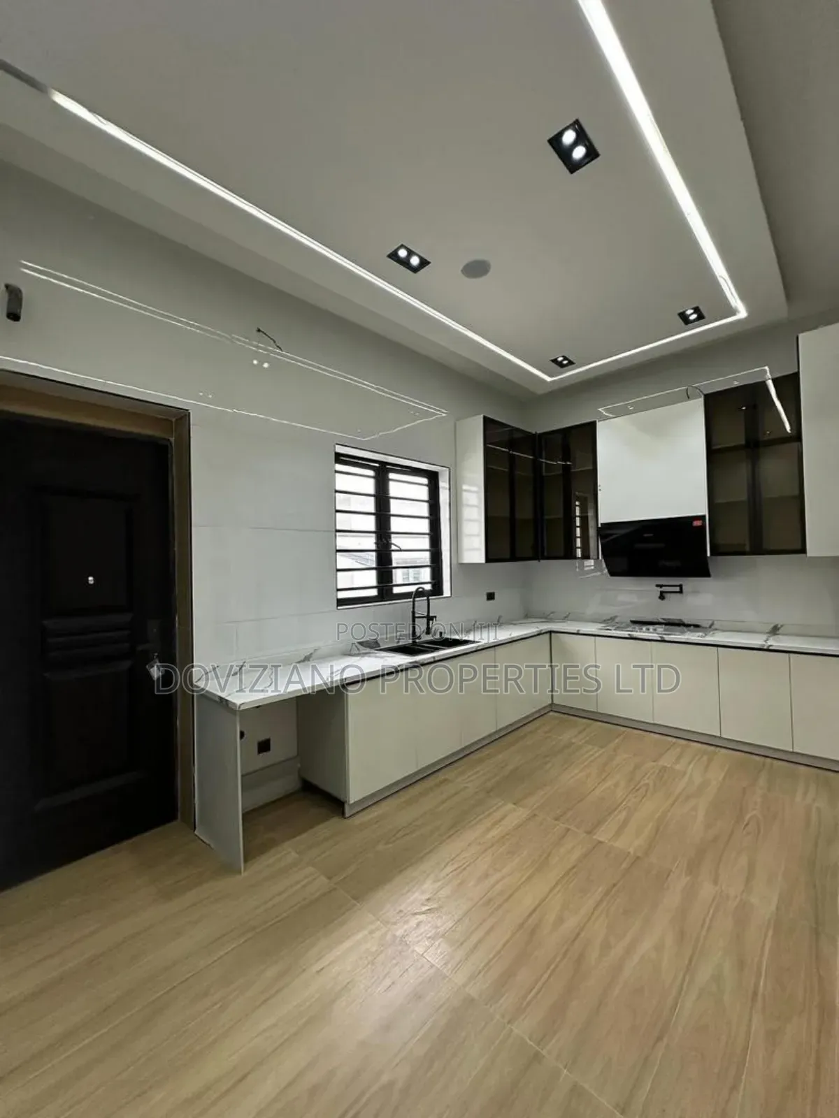 5bdrm Duplex in Lekki for sale in Lekki