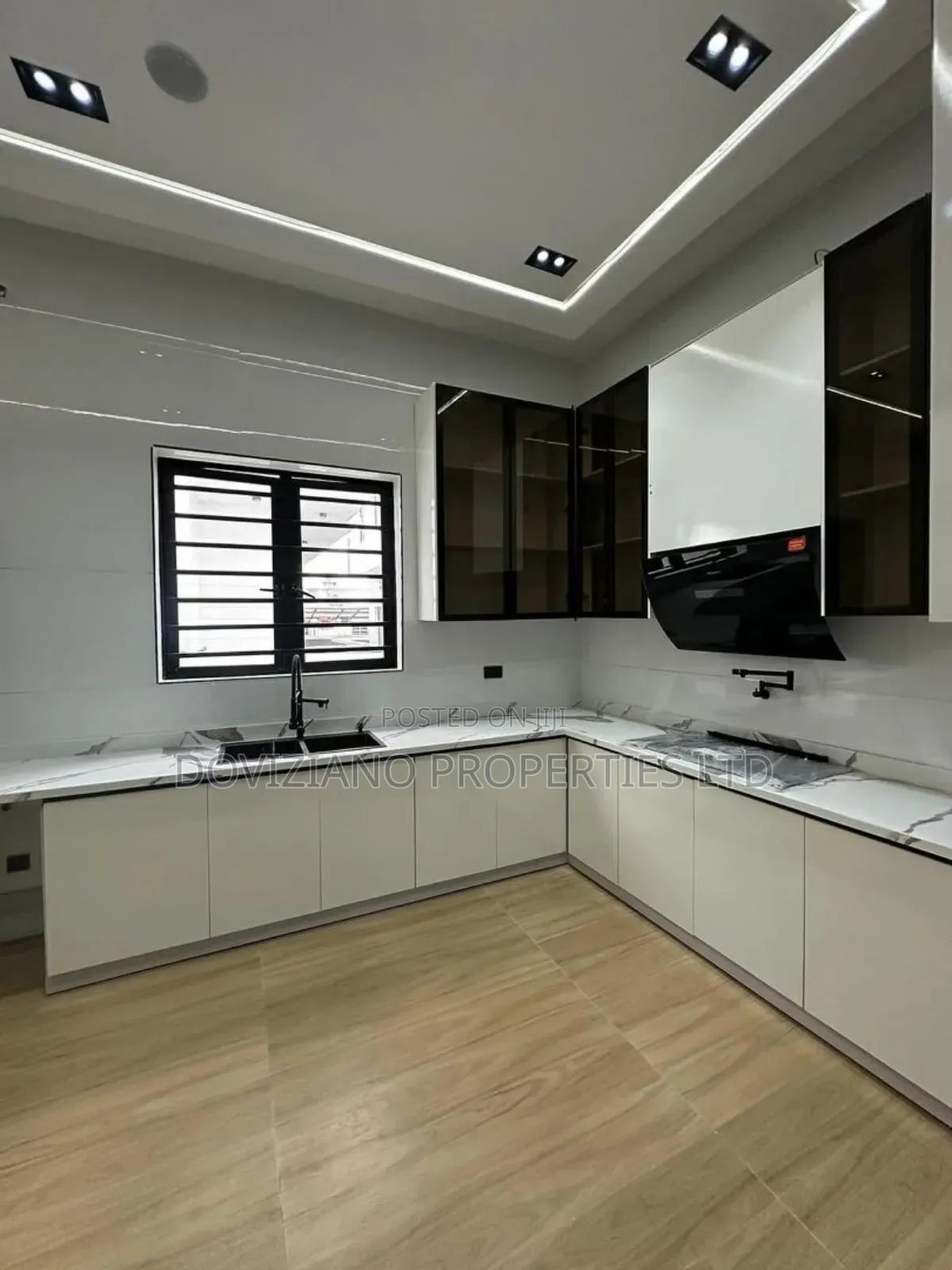 5bdrm Duplex in Lekki for sale in Lekki