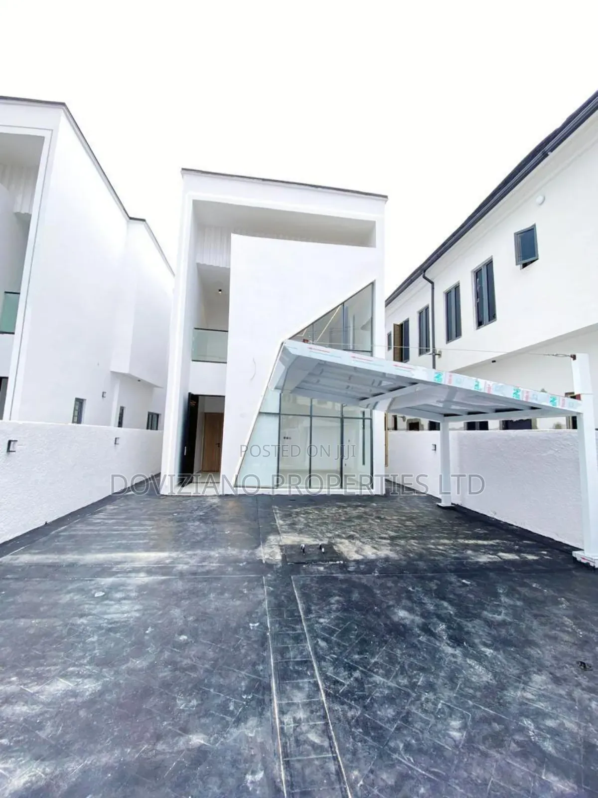 5bdrm Duplex in Lekki for sale in Lekki