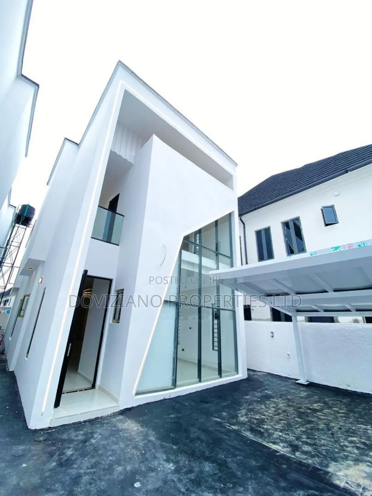 5bdrm Duplex in Lekki for sale in Lekki