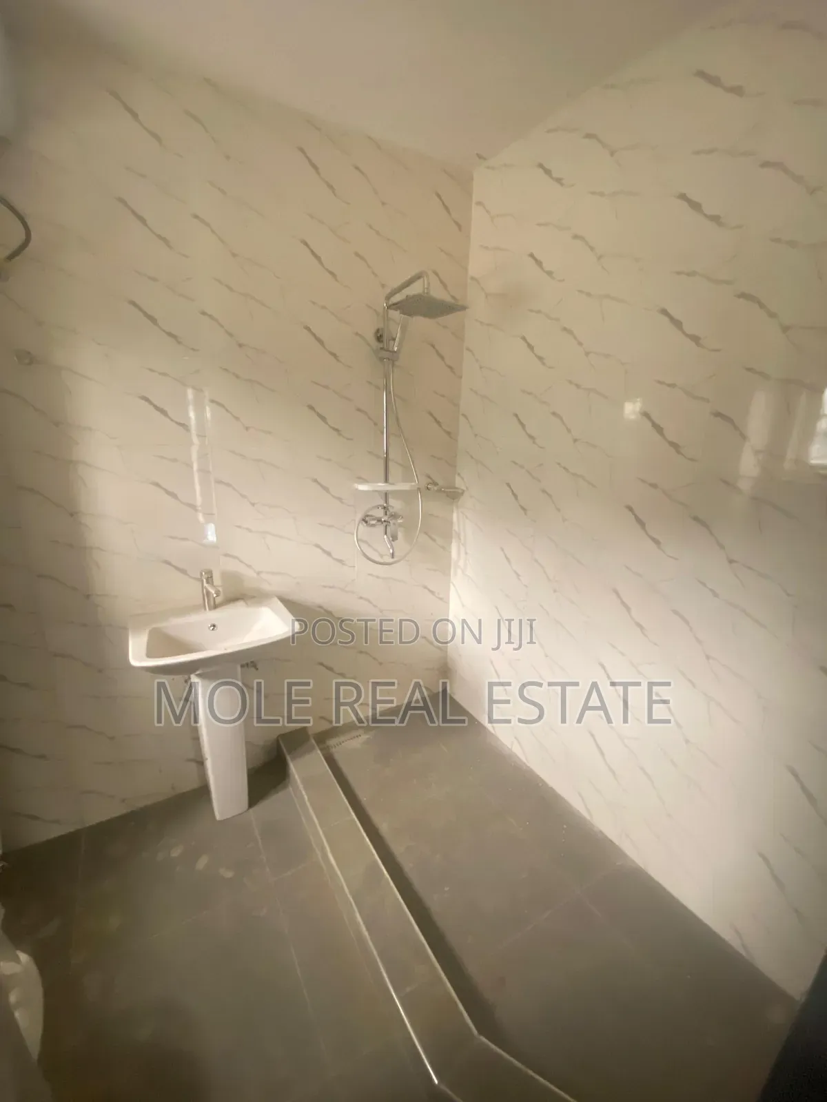 Furnished 3bdrm Block of Flats in Omole for sale in Omole Phase 1