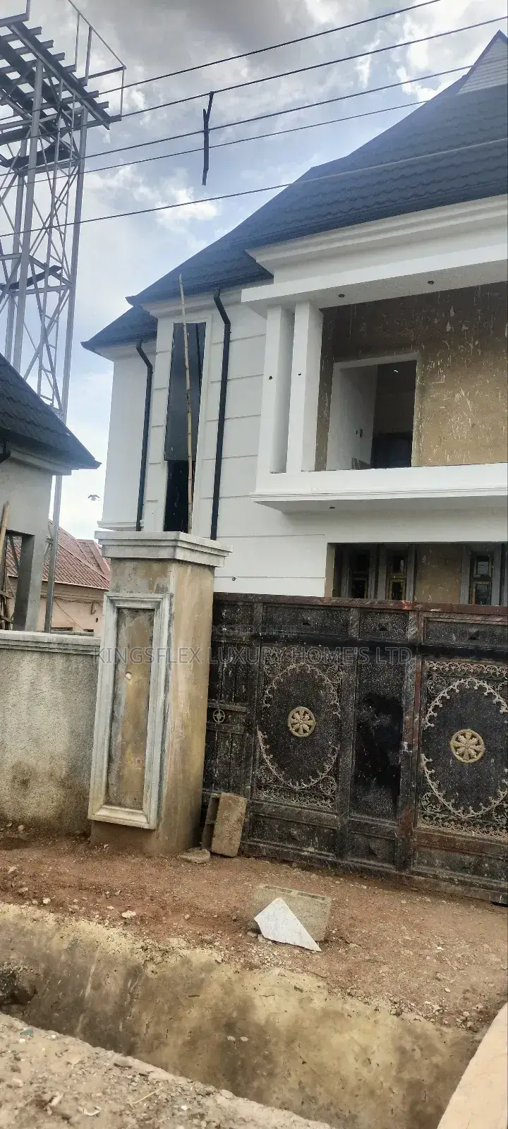 4bdrm Duplex in Apo Resettlement for sale in Apo Resettlement