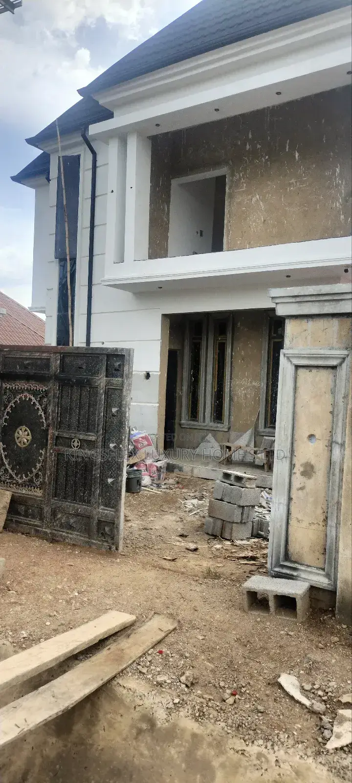4bdrm Duplex in Apo Resettlement for sale in Apo Resettlement