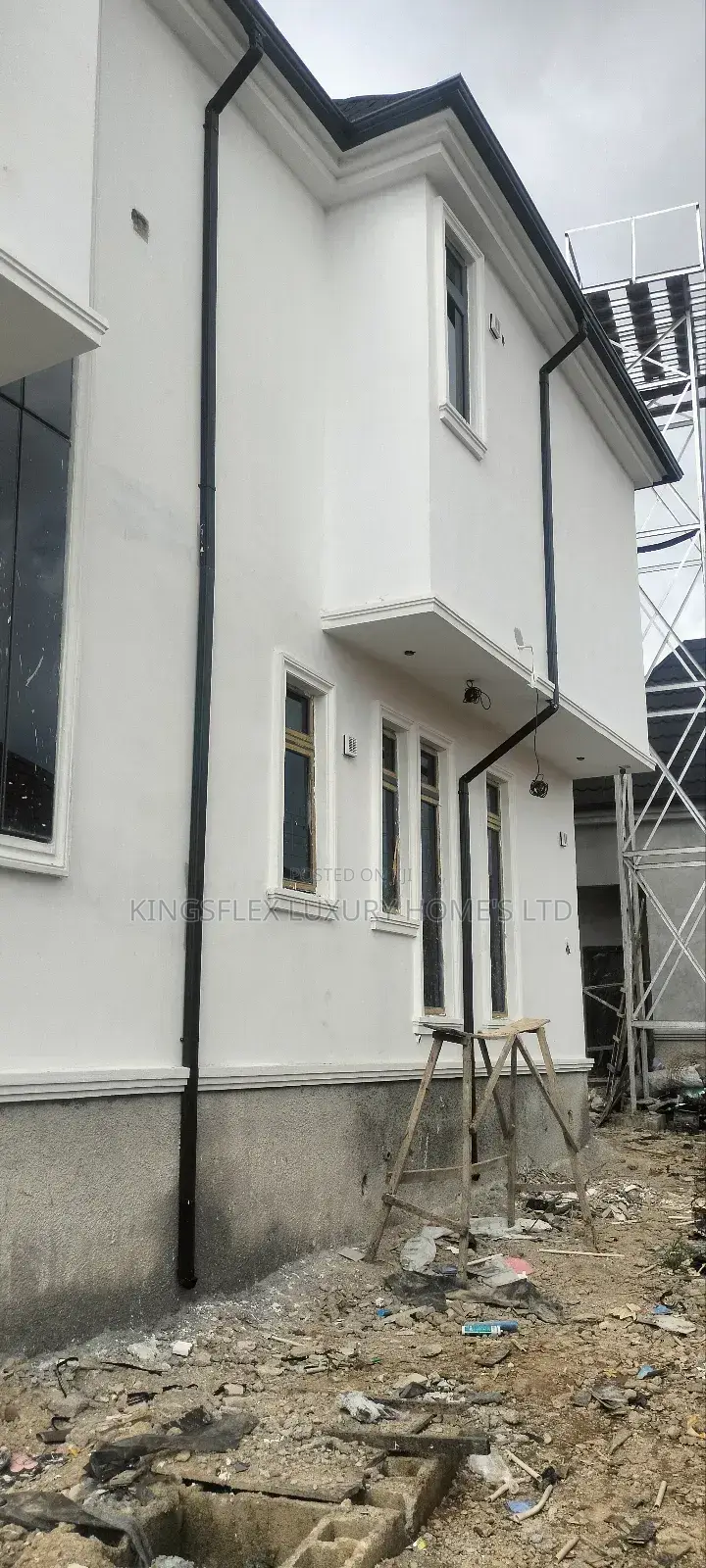 4bdrm Duplex in Apo Resettlement for sale in Apo Resettlement
