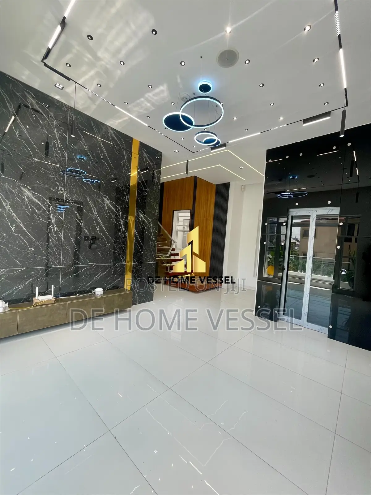 5bdrm Duplex in Lekki Phase 1 for sale in Lekki Phase 1