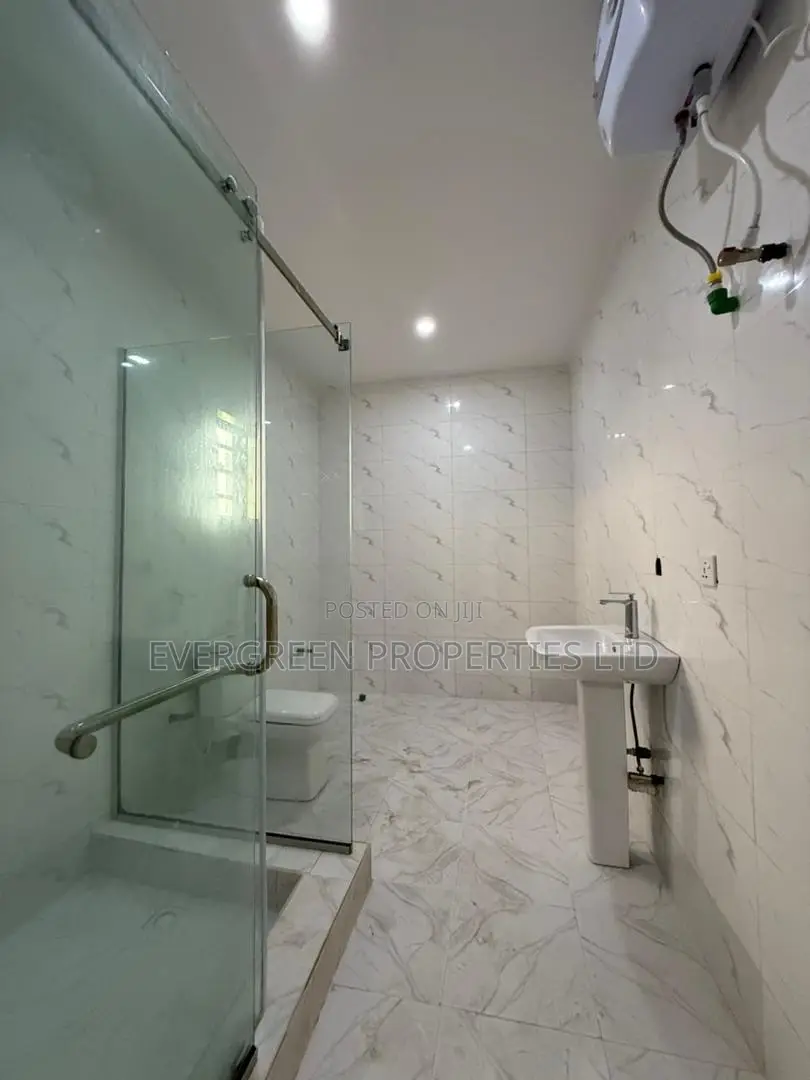 5bdrm Duplex in Shobande Omolayo, Akobo for sale in Akobo