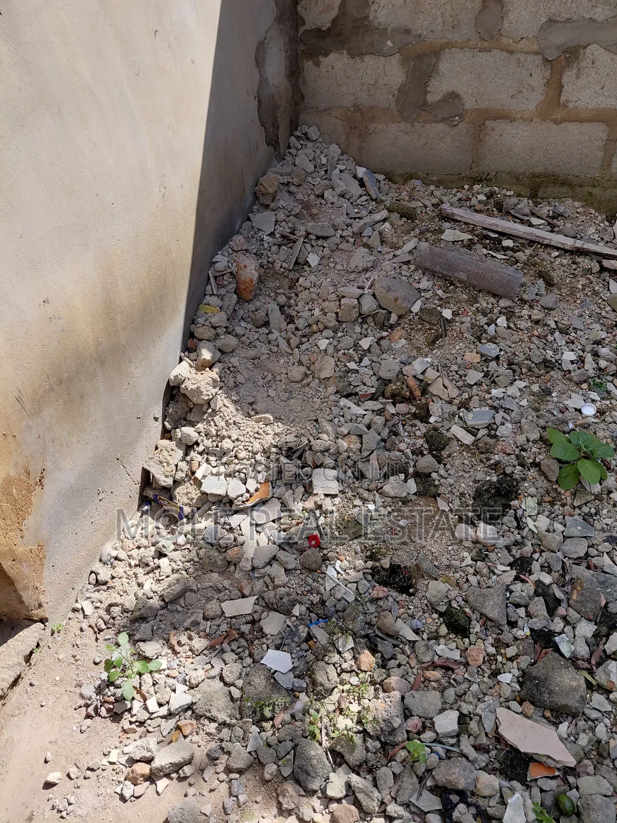 588sqm Plot Kudirat Abiola Way Facing The Rd in Ikeja