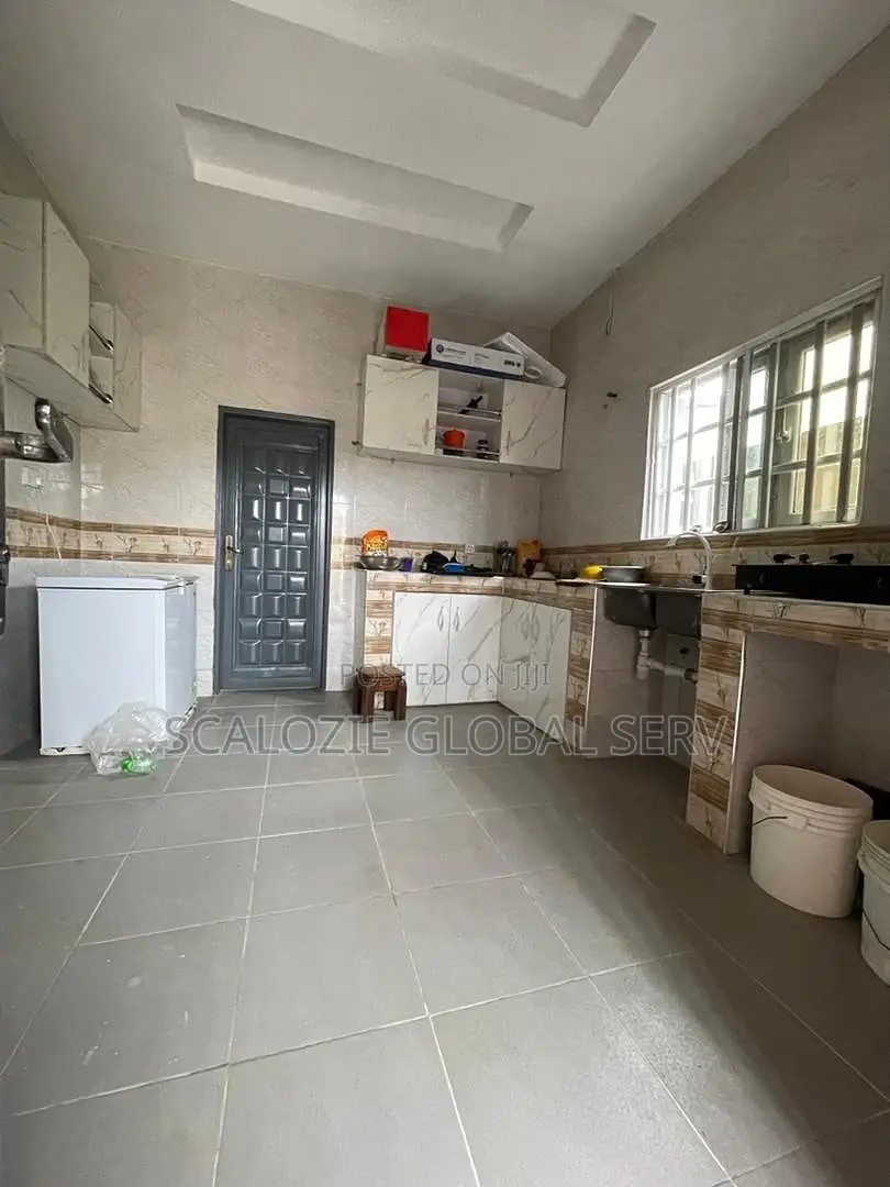 4bdrm Bungalow in Rumukwurushi - for sale in Port-Harcourt