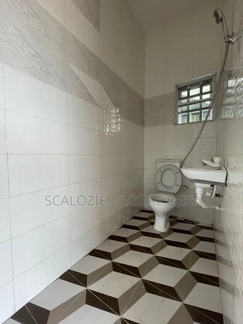 4bdrm Bungalow in Rumukwurushi - for sale in Port-Harcourt