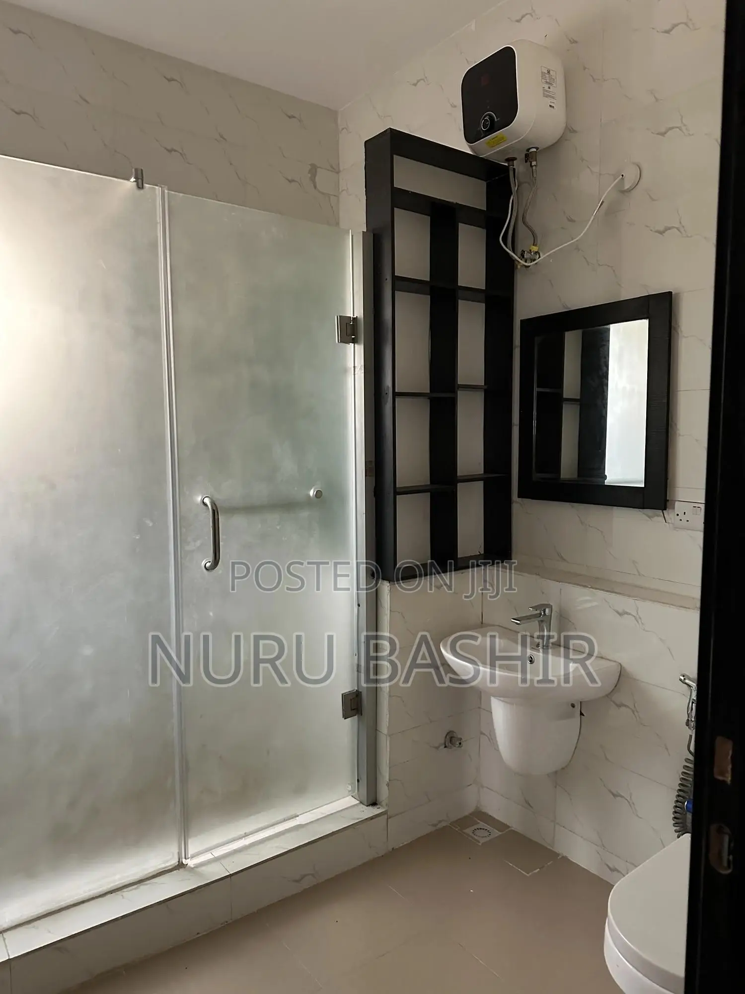 3bdrm Duplex in Moore Plantation Gra for sale in Oluyole Estate