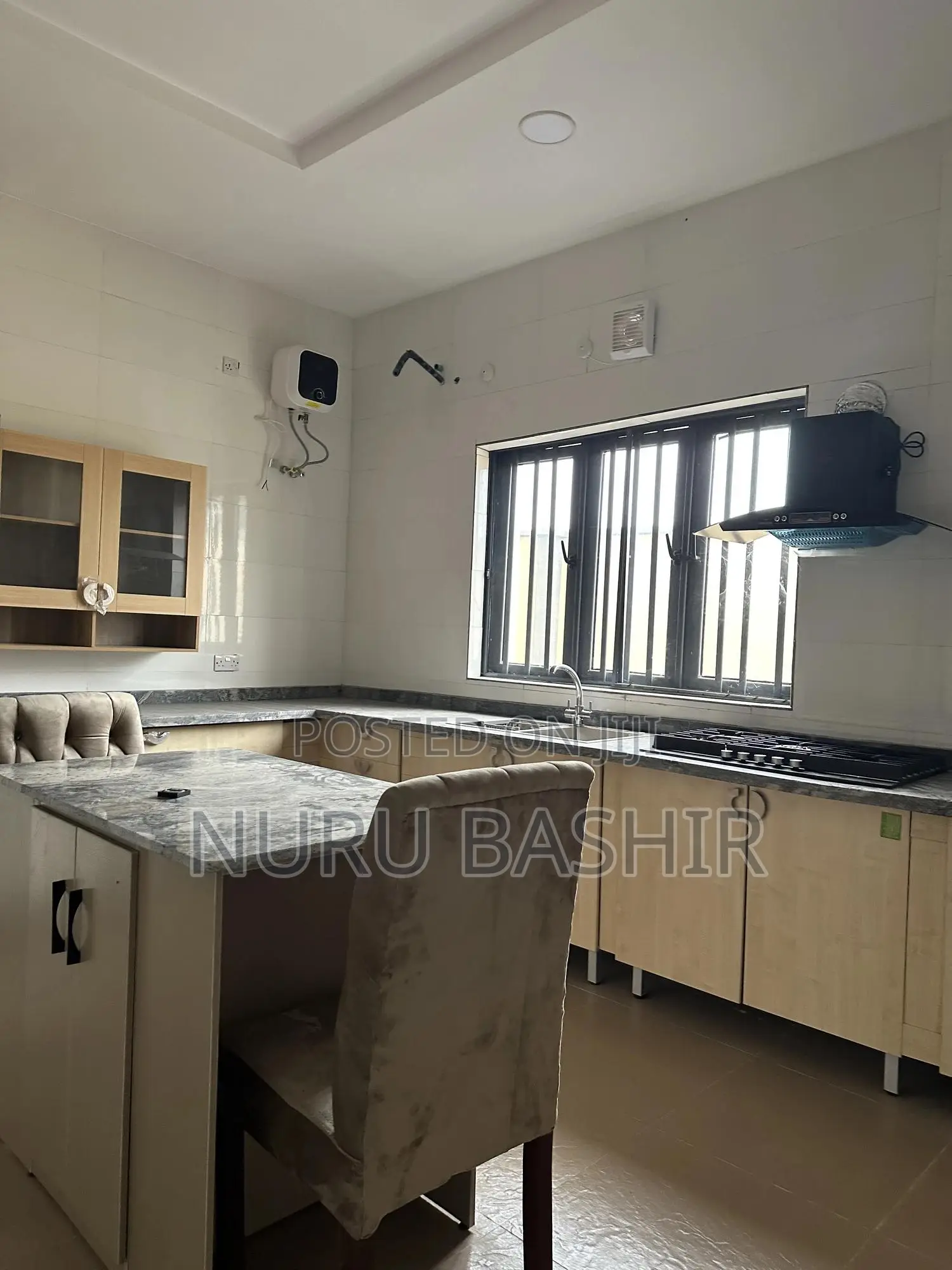 3bdrm Duplex in Moore Plantation Gra for sale in Oluyole Estate