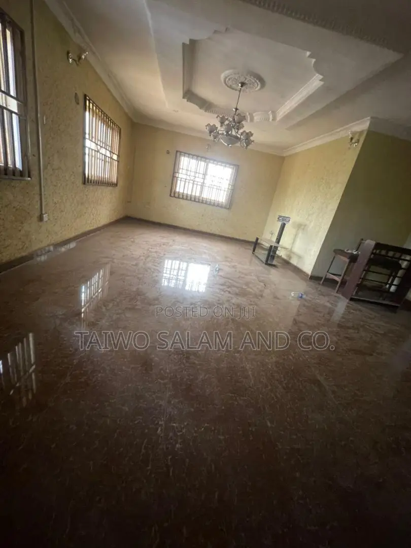 4bdrm Bungalow in Akobo for sale in Akobo