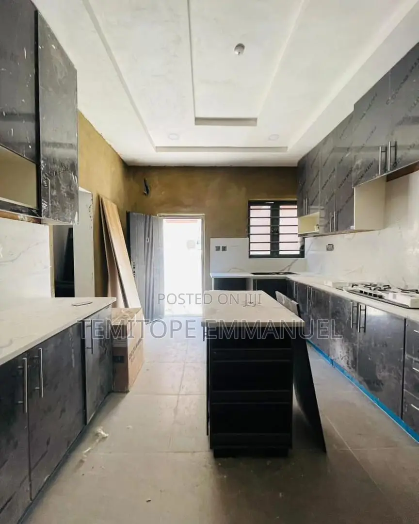 Furnished 7bdrm Duplex in Magodo Phase 2, for sale in Magodo