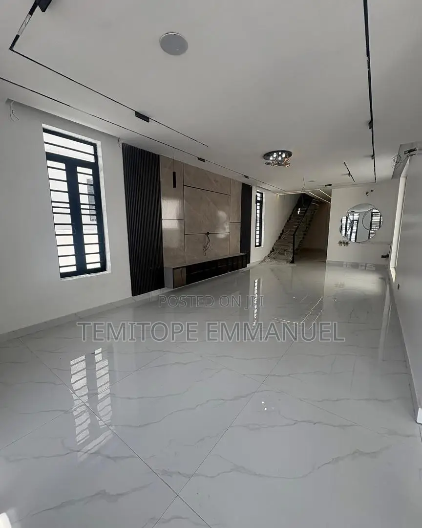 Furnished 5bdrm Duplex in Lekki Phase 1 for sale in Lekki Phase 1