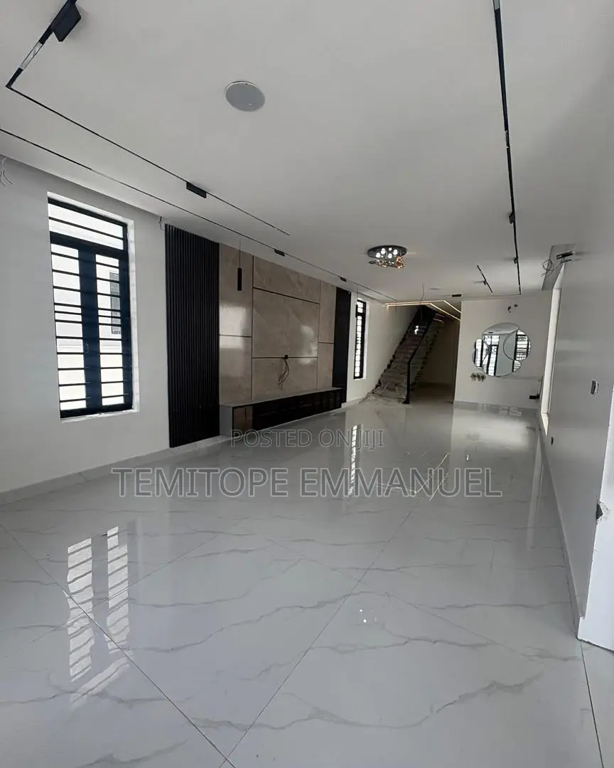 Furnished 5bdrm Duplex in Lekki Phase 1 for sale in Lekki Phase 1