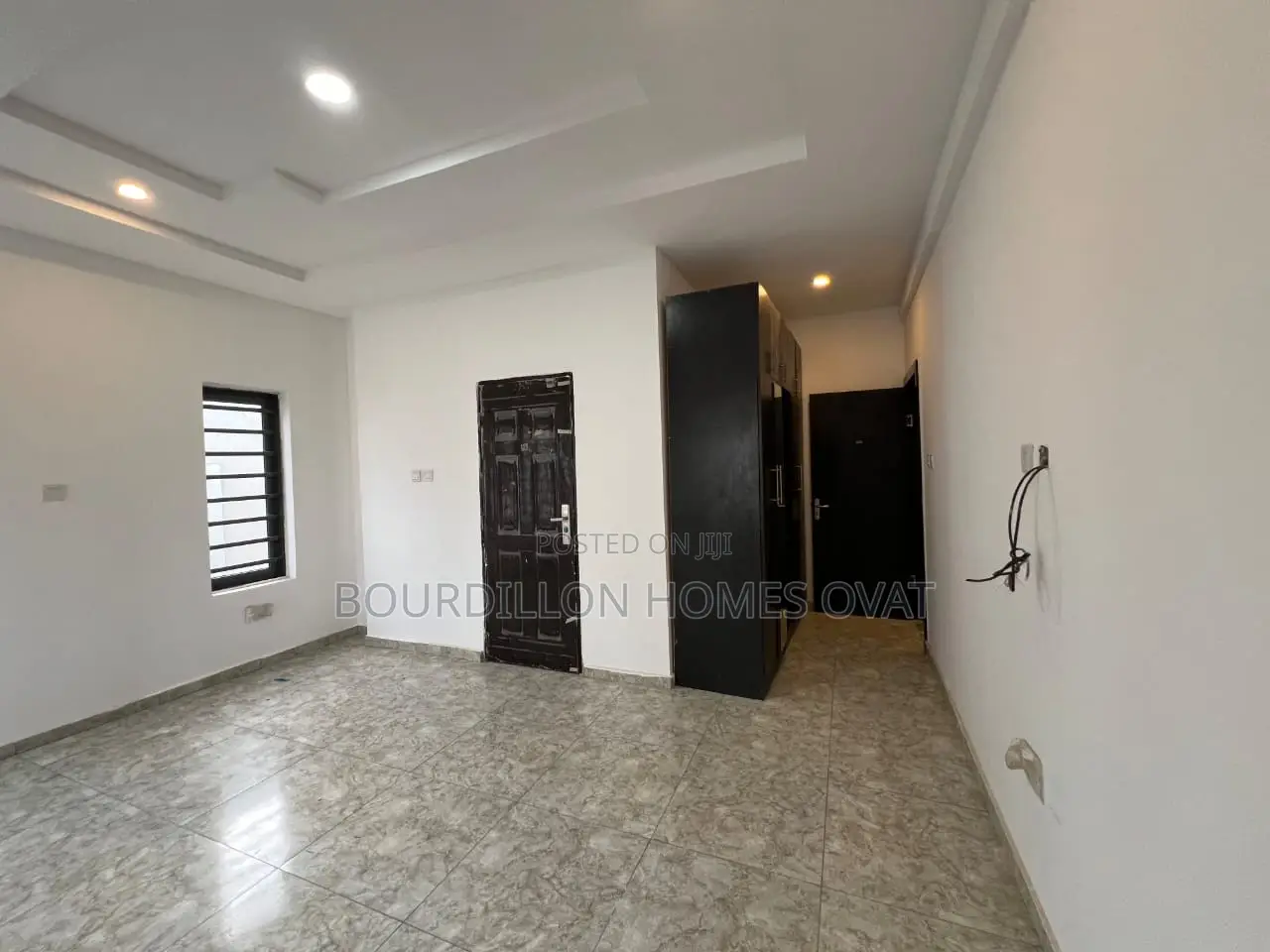 3bdrm Apartment in Off Freedom Way for sale in Lekki Phase 1