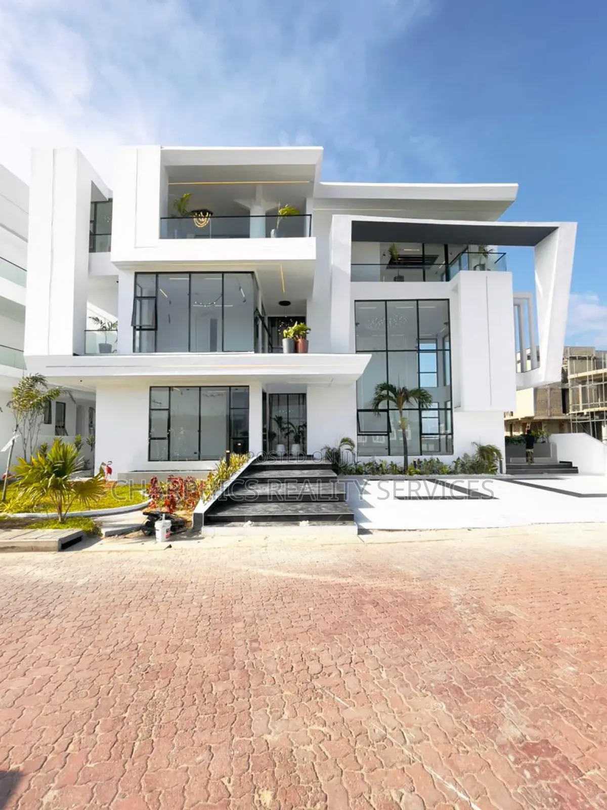 5bdrm Duplex in Osapa london for sale in Osapa london