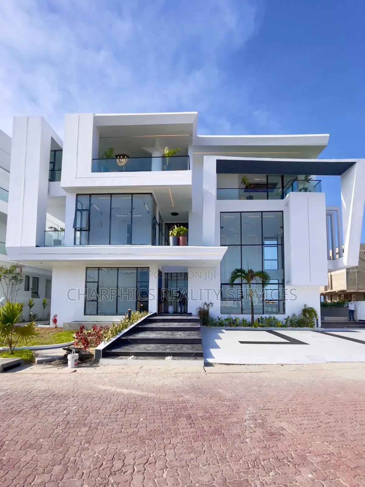 5bdrm Duplex in Osapa london for sale in Osapa london