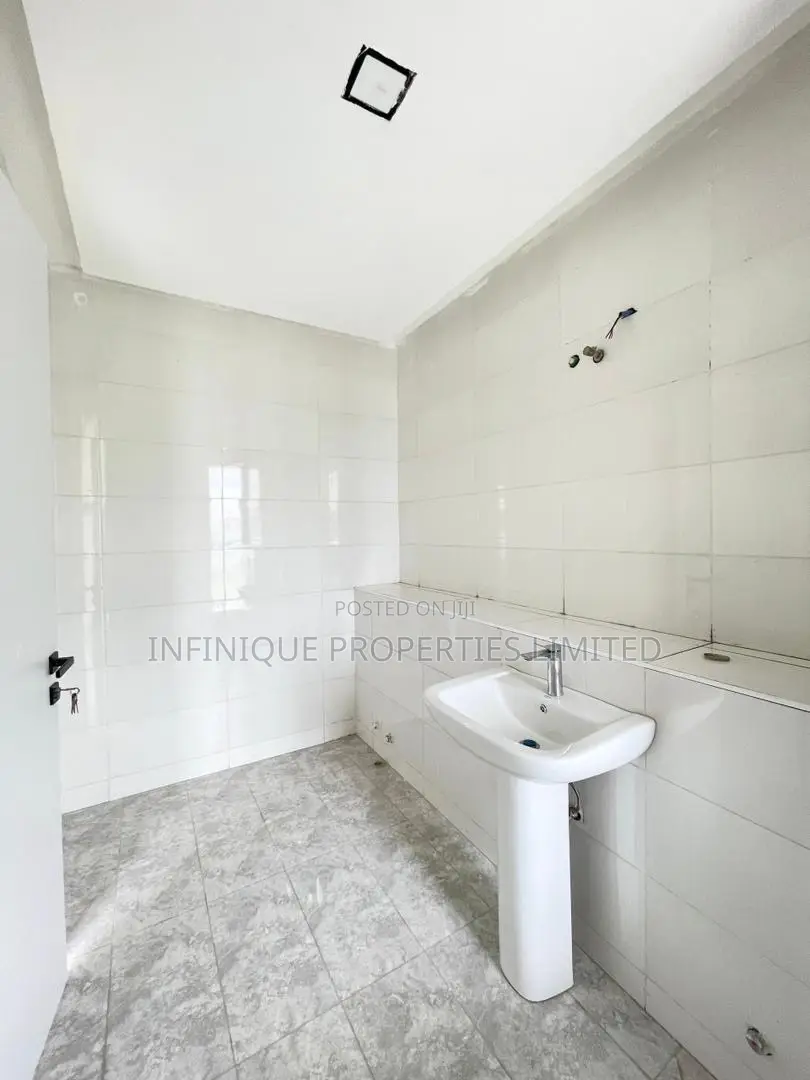 4bdrm Townhouse/Terrace in Ikate for sale in Ikate