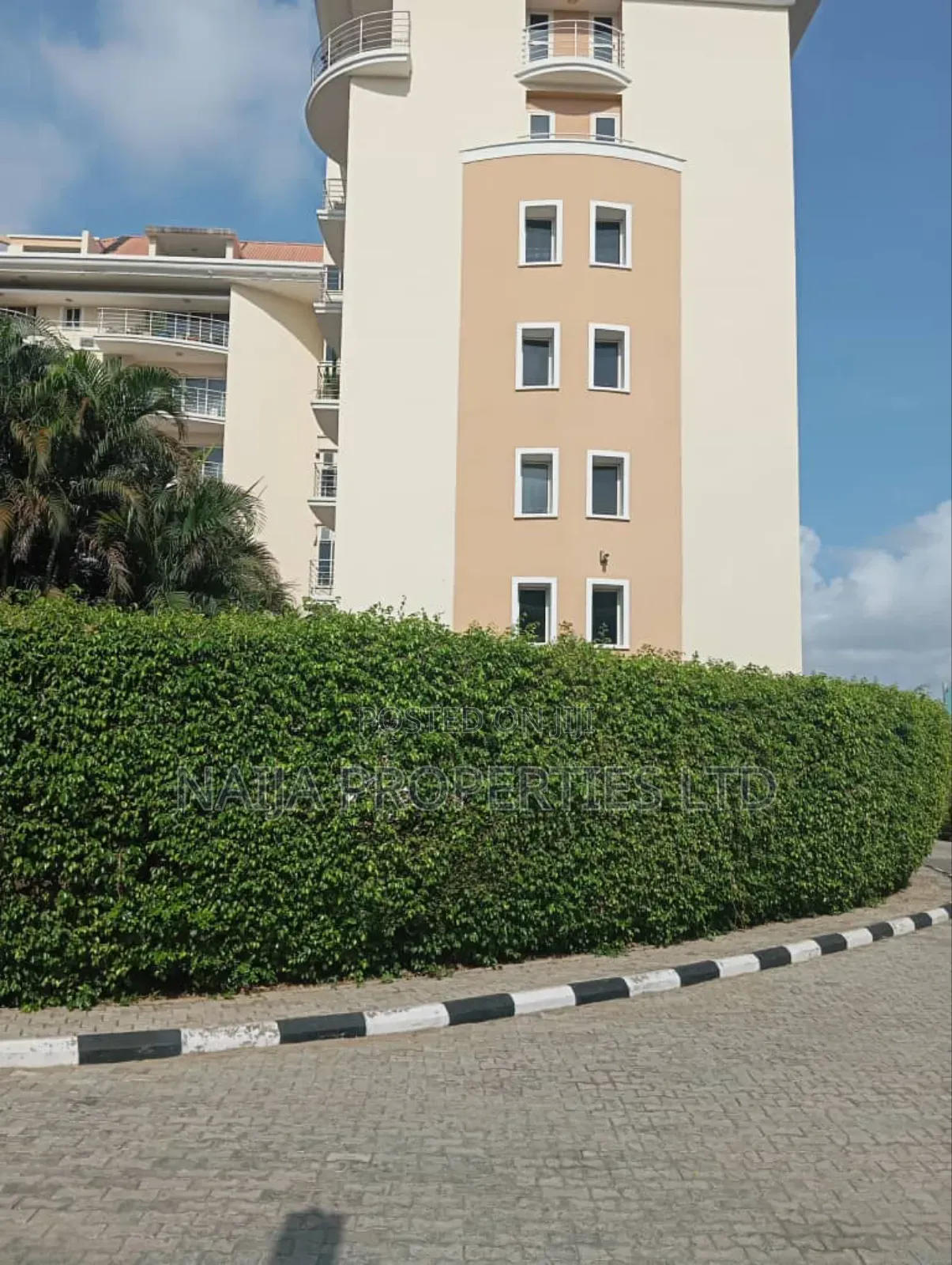 3bdrm Apartment in Oniru, Victoria Island for sale in Victoria Island