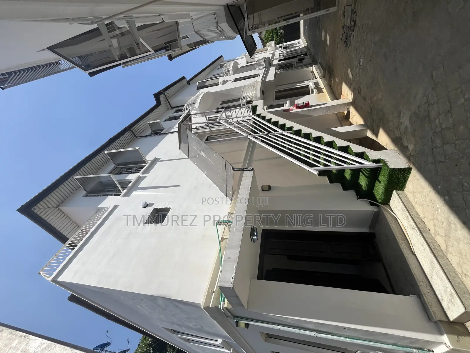2bdrm Apartment in Lekki Phase 1 for rent in Lekki