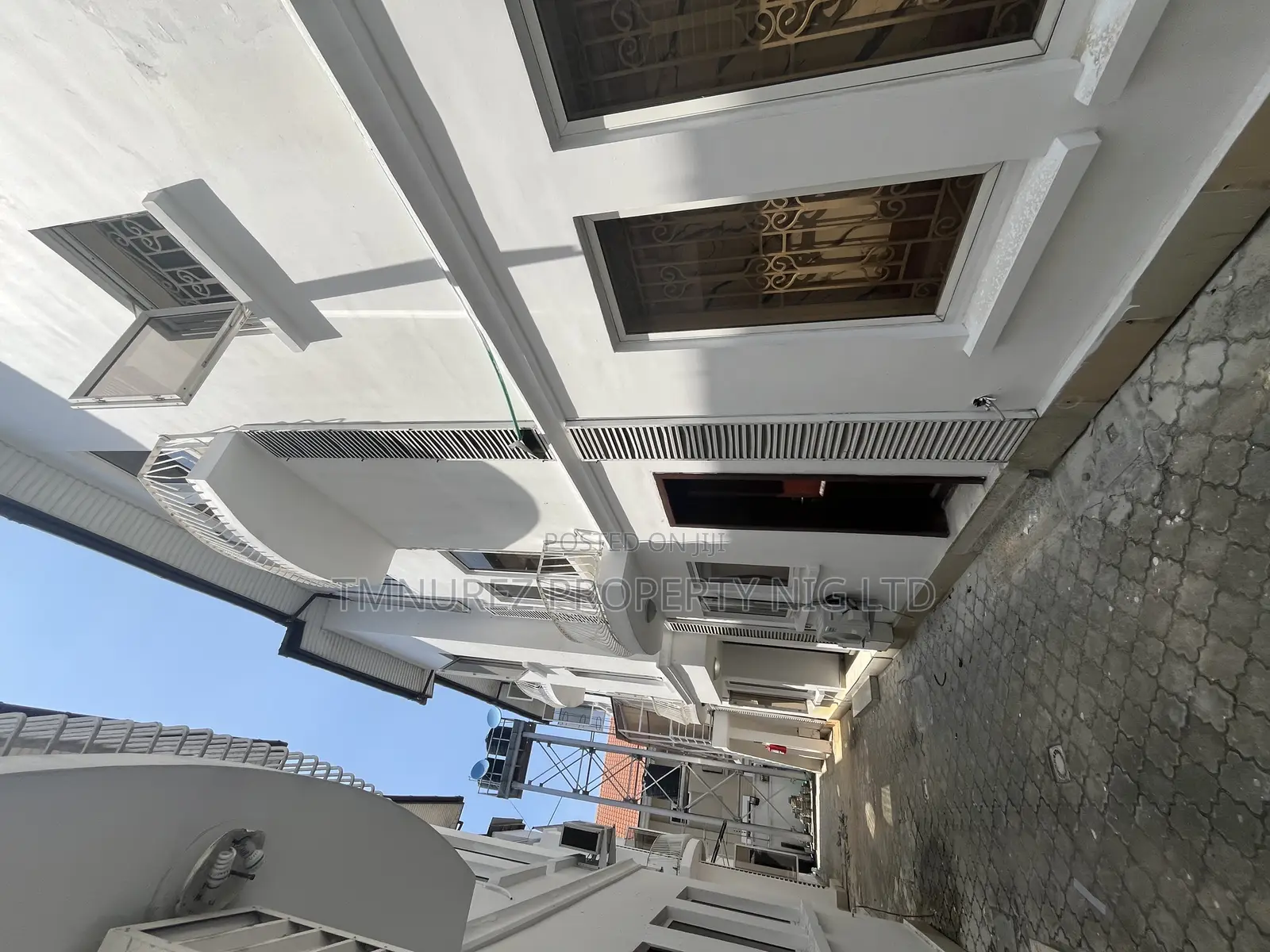 3bdrm Apartment in Lekki Phase 1 for rent in Lekki
