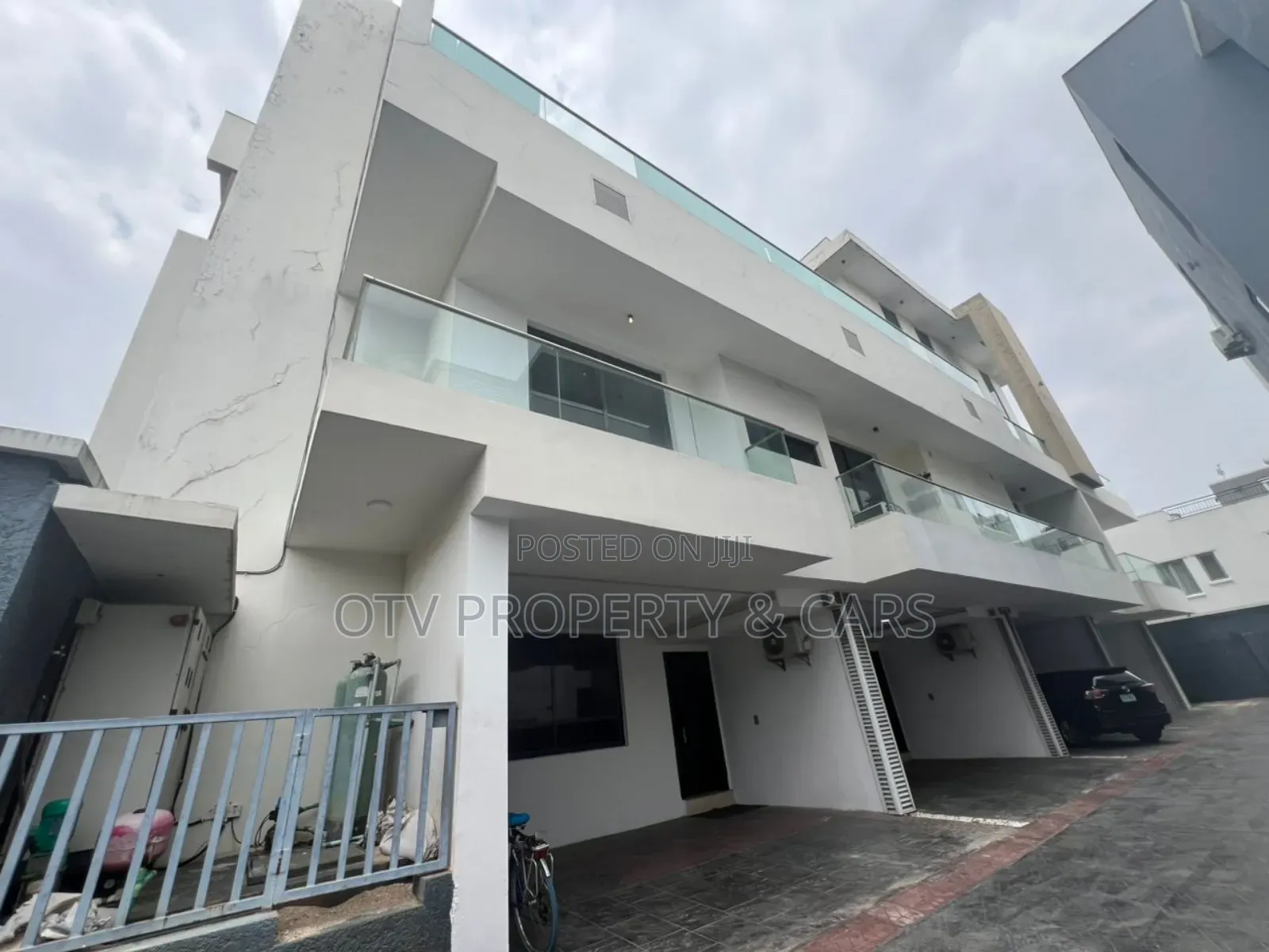 Furnished 3bdrm Townhouse/Terrace in Banana Island for sale in Banana Island