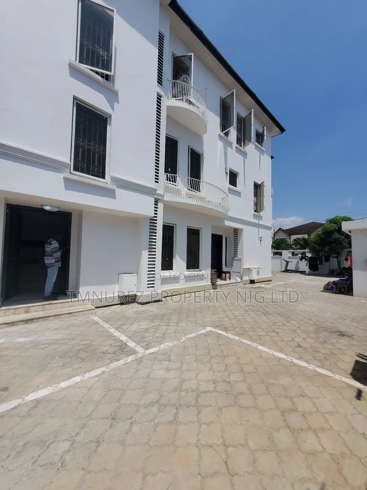 3bdrm Apartment in Lekki Phase1 Estate for rent in Lekki Phase 1
