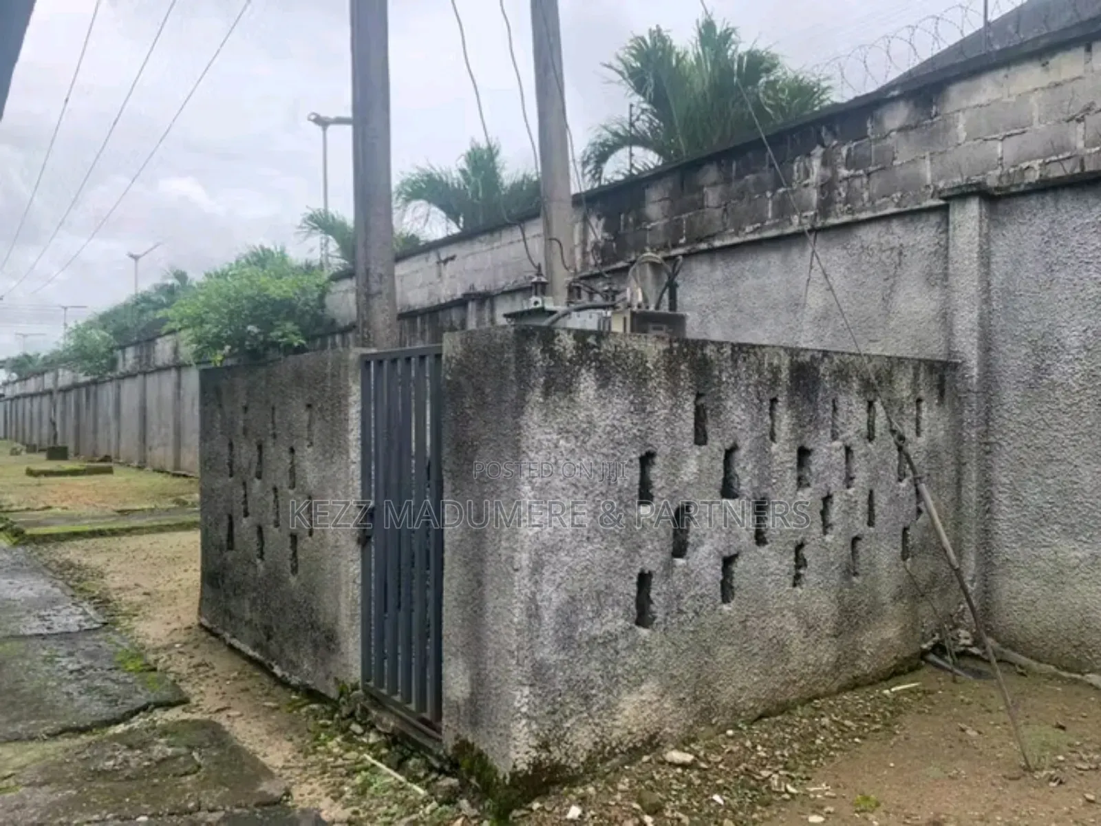 For Sale : 733 SQMTS Warehouse on 8.5plots of Land at Trans Amadi, Ph in Trans Amadi