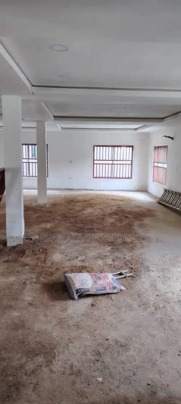 Plaza Space in Zone 2 / Wuse