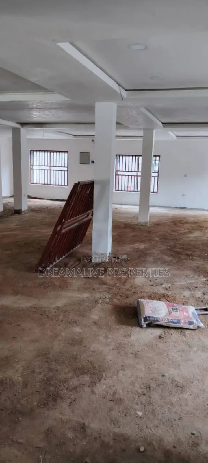 Plaza Space in Zone 2 / Wuse